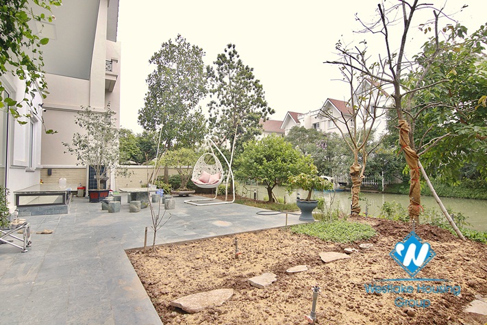  Massive ambassador corner villa for rent in Vinhomes Riverside - Long Bien